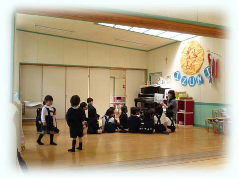 絵本の読み聞かせ